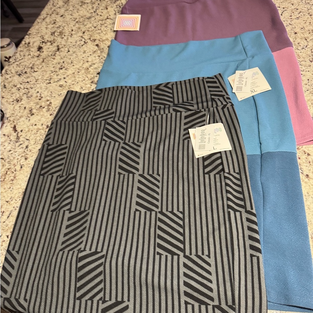 3 lularoe Cassie skirts 🆕 size XL bundle - Picture 6 of 12